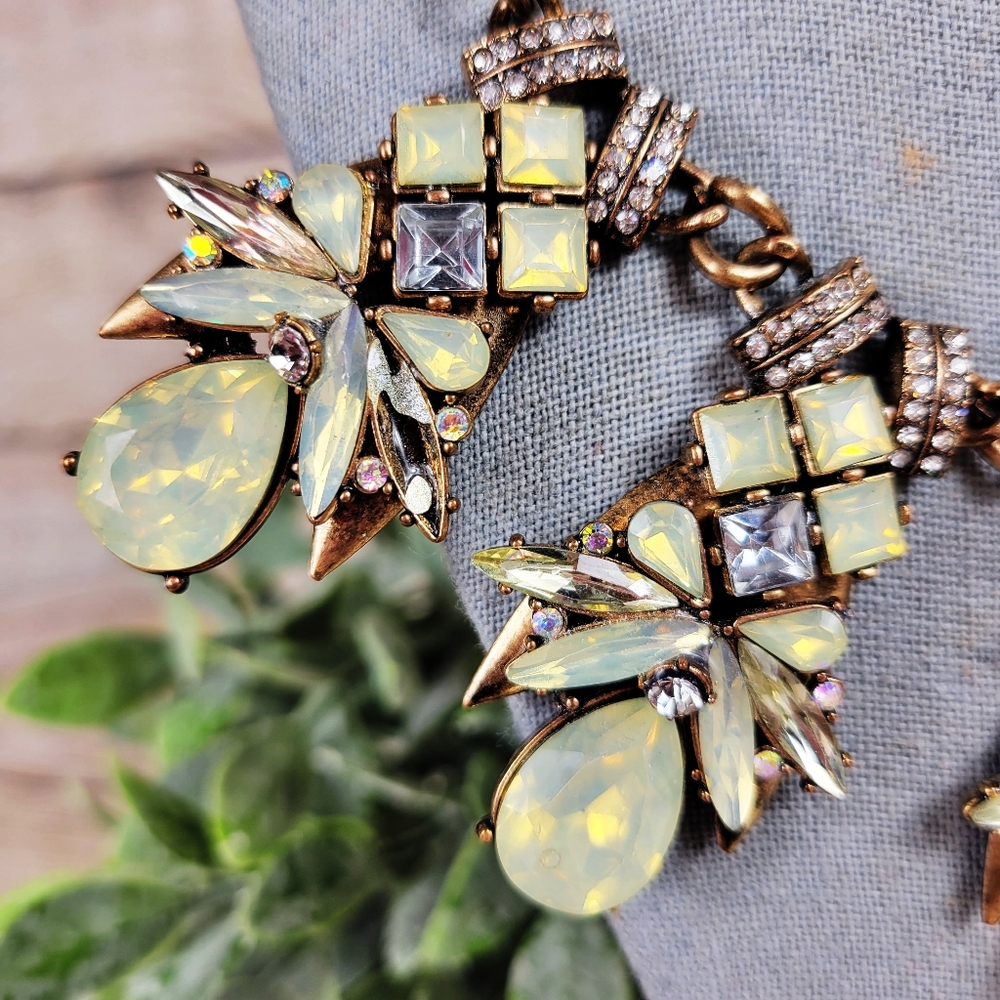 Pastel Green Statement Necklace Antique Gold-tone Deco AB Rhinestone Acc… - Picture 2 of 12
